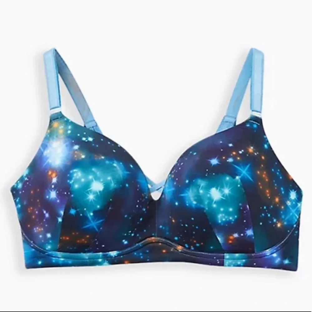 ❤️On Hold for Kathy❤️ Torrid Wire-Free Push-Up Back-Smoothing Bra, Size 46C - Picture 1 of 6